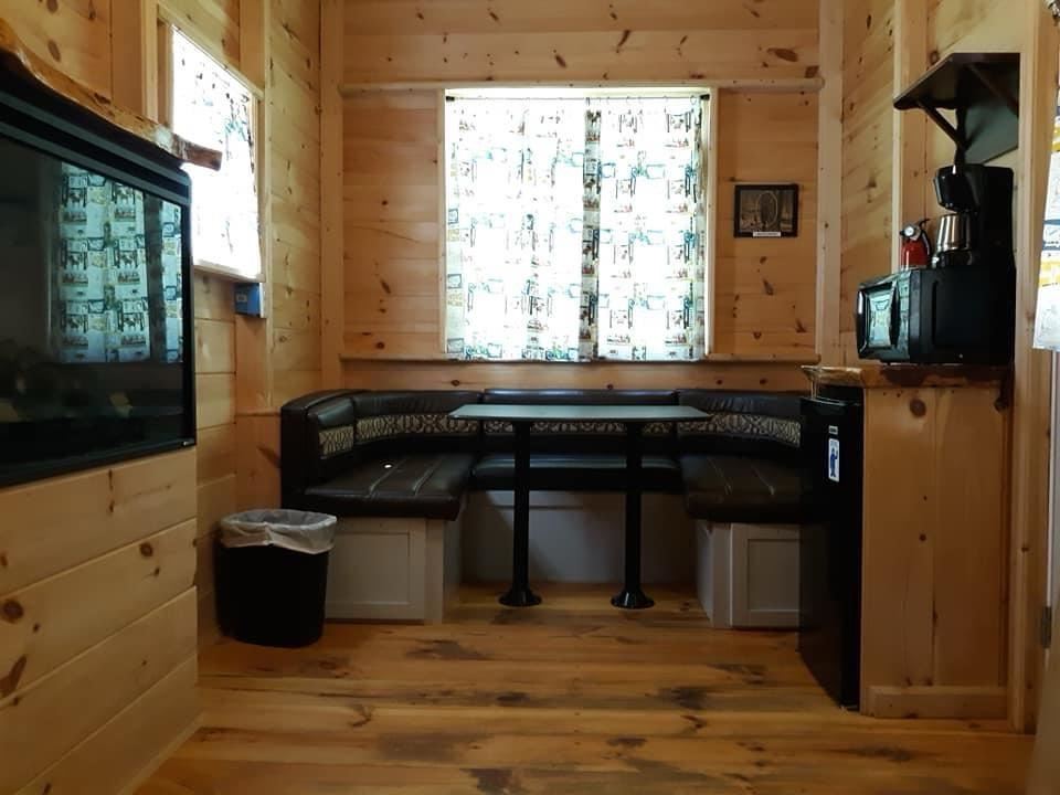 D8 Couples Bunkhouse