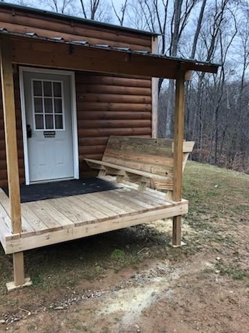 D13 Bunkhouse Cabin Porch